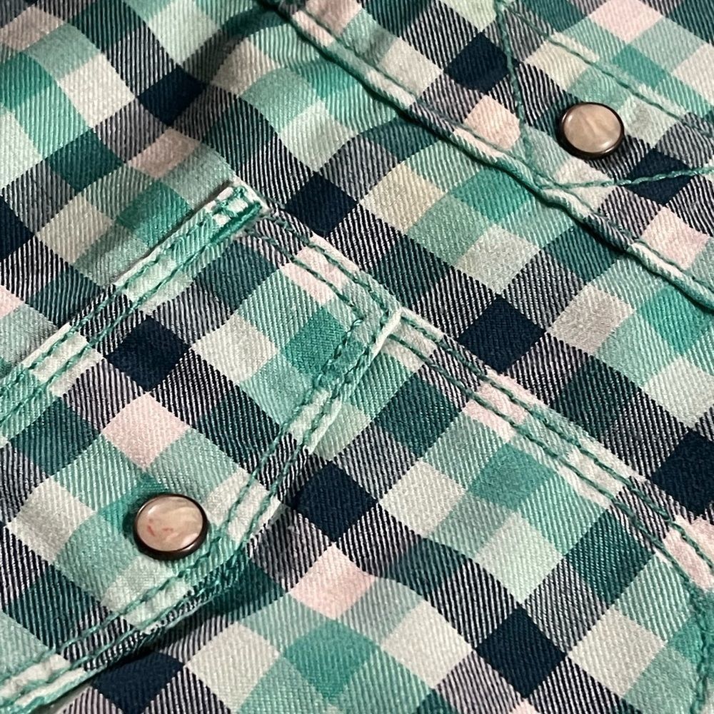 The North Face button down plaid shirt - Picture 5 of 9